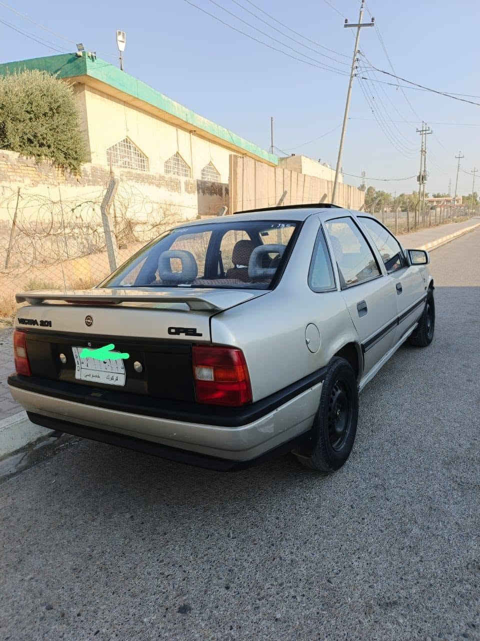 سلام عليكم اوپل فكترا للبيع موديل 92 مشروع وطني  محرك 20 سنويه ل 29 بأسمي السياره بلاد بدون صبغ سنتر لوك اربعه تايرات دسك . محرك لاصرف ولابخار گير جديد مكان داقوق إمام الهوى الاتصال على الرقم ***********
