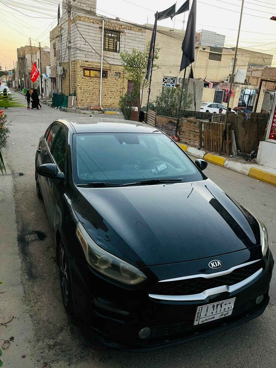 سلام عليكك كيه فورتي2021 وارد امريكي مكينتها 2000سياره فول من رادار امامي ومثبت سرعه وتثبي مسار وكامره خلفيه فول ما عده لفتحه كفاله عامه ورقمها معوقين 5اشهر وتصير حره  سعرها 115 وبيها مجال حك لجيه***********
