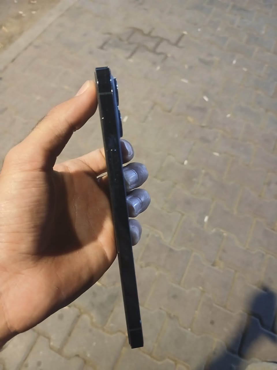 سلام عليكم للبيع ١٢ برو ماكس ذاكره ١٢٨ بطاريه ٨٠ مبدل شاشه فقط دبل شريحه 300 بي مجال قليل ***********

