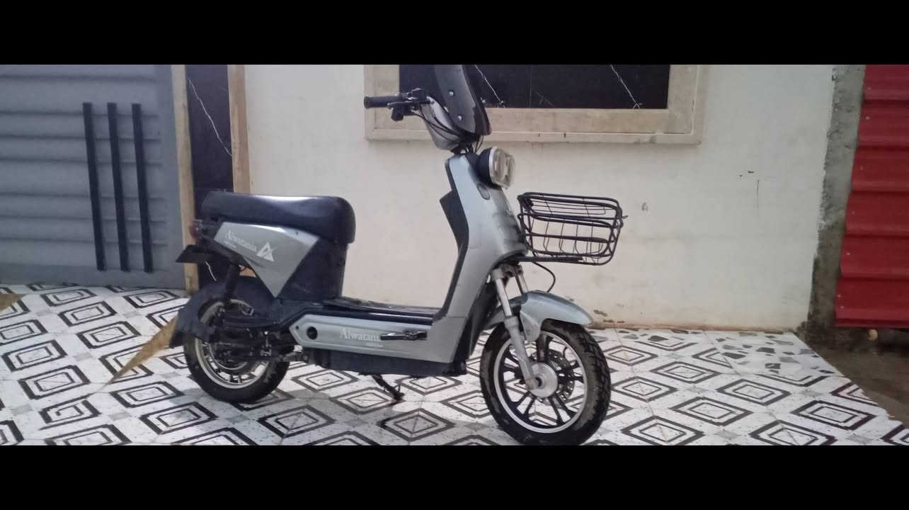 ماطور شحن موديل ٢٠٢٥ غراضو كلها موجودة بس الباتريات هابطه الماطور نضيف حيل فقط باتريات 
سعر( ٢٠٠ )بي مجال للشراي (يرهم مراوس) بوتين المو شراي لا يجي 
تواصل *********** واتساب مكان موصل رجم حديد

