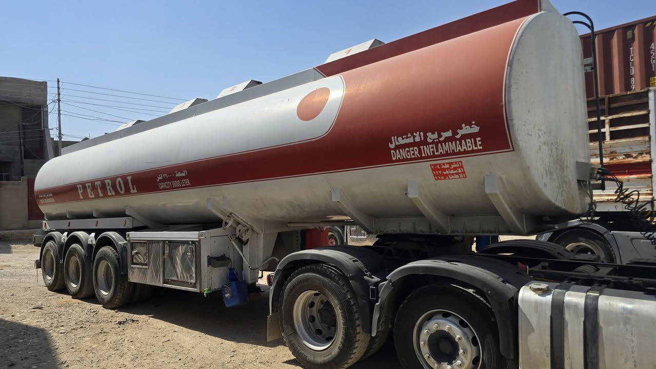 فالفو ٢٠٠٢ كير عادي مكينه ٤٦٠ تانكي دمعتين سنكل امامي سياره جاهزه تكيال وسنويه مصارلهن شهر وجي بي اس جدد 
تصريح بيها ***********
