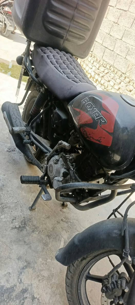 سلام عليكم دراجه بوكسر موديل 23 رقم نكليزي سنويه بسمي مكينه كايمه يراد تجفيت لتواصل (***********) واتساب
