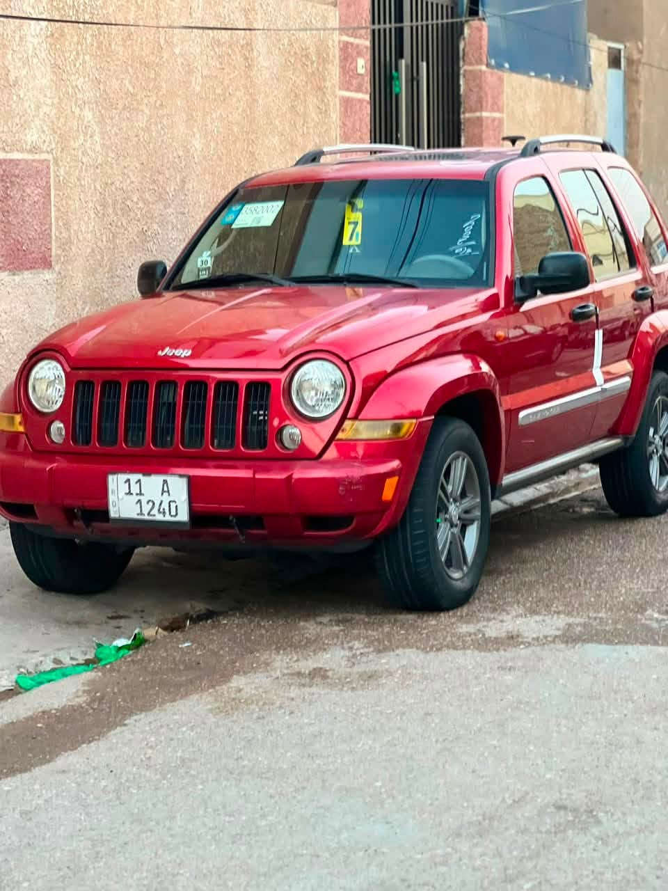 جيب 2006
لبرتي خليجي وضع شركه 
فول مواصفات 
مكفوله كفاله عامه ماشيه ١٤٤ الف لون كرزي بدون صبغ حته 
دعاميات بدون صبغ محد ماد ايده عليه ابد مال بيت ممتعوبه جديده واجددجيب بل موجودات ورقمهه حلو مميز 
صدرامامي وخلفي جديد 
تخم تاير ياباني جديد 
كهدبائات بلاد محد لاعب بيهن  شاشه كامره حساس امامي خلفي
فتحه سلايت كشن جلد كهرباء 
لايتات زنون شمسي بلوجكترات زنون ميحاسب مرور علي 
محرك سته سلندر ٣٧٠٠ مكفول 
كير مكفول 
وكلشي بيهه شغال وع بلاد 
سياره حلوه وجاهزه وكلشي واضح اخواني  
 وراح انزل فديوات احسن واوضح من صور 
اي استفسار رقمي ***********
