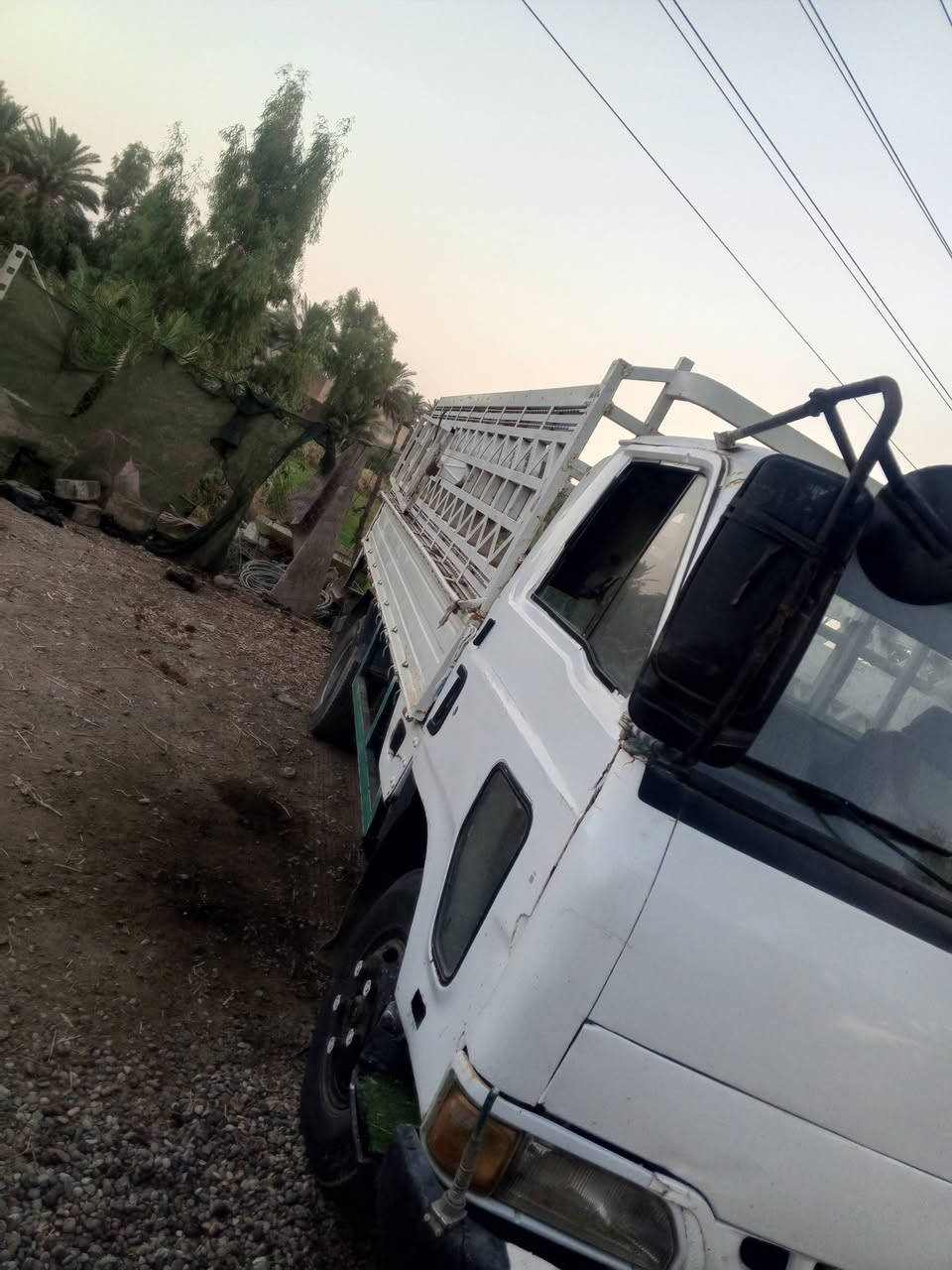 سلام عليكم 
دانيا مديل 97 سياره حلوه شوفت عينك رقم قادسيه 
بيه خيط بخار سنويته لل28 مصفره يراتدله ترتيب شويه 
السعر 
42وبيه مجال مكاني الدوانيه قضاء الشاميه 
***********

