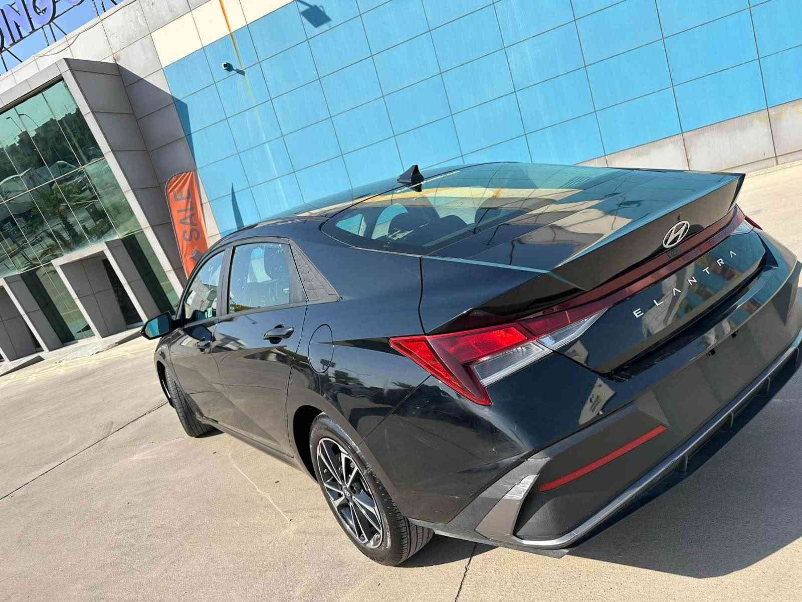 HYUNDAI ELANTRA SEL
هوندا النترا
موديل 2024 
الضرر- ( جملغ امامي فقط) 
بدون ايرباك (ماطاك)
السعر 136 ورقه بدون رقم
موصفات  
بصمه 
تشغيل عن بعد 
شاشة ايباد متصل 
ويل كروم 
لايت زينو
رادار امامي 
رادار خلفي 
رادار جانبي 
كاميرا 
تحكم ستيرن
بي بعد اهواي موصفات 
العنوان اربيل - معرض اربيل كارس
☎️*********** أربيل, العراق
