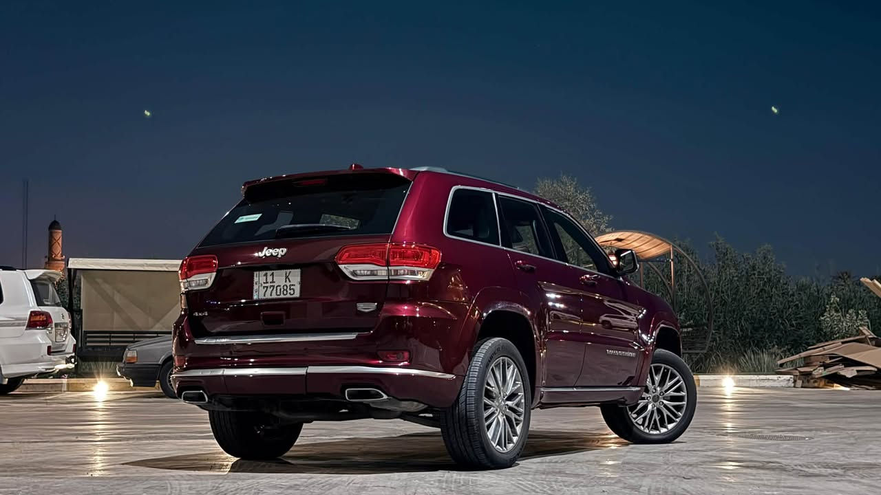 السلام عليكم جيب فول مواصفات 1/1 سوميت
🚨 للبيع Jeep Grand Cherokee Summit 2017 خليجي – وكالة 🚨

🔹 الفئة: Grand Cherokee Summit
🔹 الموديل: 2017
🔹 الوارد: خليجي – وكالة
🔹 المحرك: 3.6 لتر V6 بنزين
🔹 القوة: حوالي 295 حصان
🔹 ناقل الحركة: أوتوماتيك 8 سرعات
🔹 الدفع: رباعي 4×4
🔹 الممشى: 62,000 كم فقط
🔹 اللون الخارجي: أحمر ماروني ❤️
🔹 الداخلية: جملي قرميدي – جلد فاخر 🤎
🔹 عدد المقاعد: 5 ركاب
🔹 نوع الهيكل: SUV عائلية رياضية

✨ المواصفات والتجهيزات:

• فتحة سقف بانوراما مزدوجة
• مقاعد جلد فاخر
• مقاعد أمامية كهربائية
• ذاكرة لمقعد السائق
• تدفئة وتبريد للمقاعد الأمامية
• تدفئة للمقاعد الخلفية
• مقود جلد فاخر مع تحكم كهربائي
• مقود متعدد الوظائف
• شاشة لمس كبيرة لنظام الترفيه والملاحة
• نظام ملاحة GPS
• ربط Apple CarPlay وAndroid Auto
• بلوتوث ومداخل USB وAUX
• نظام صوتي فاخر من Harman Kardon
• شاشات ومعلومات متعددة للسائق
• تشغيل بصمة أو تشغيل ذكي حسب التجهيز
• دخول ذكي بدون مفتاح
• تشغيل عن بُعد
• تكييف أوتوماتيك ثنائي أو ثلاثي المناطق
• فتحات تكييف للمقاعد الخلفية
• كاميرا خلفية
• حساسات أمامية وخلفية
• رادار أمامي
• رادارات جانبية وخلفية
• نظام مراقبة النقطة العمياء
• نظام تحذير مغادرة المسار
• نظام تحذير من الاصطدام الأمامي
• نظام فرملة طوارئ أوتوماتيكية
• مثبت سرعة متكيف
• نظام مراقبة حركة المرور الخلفية
• حساسات مطر وإضاءة
• مرايا جانبية كهربائية وقابلة للطي
• مرايا جانبية مع تسخين
• إضاءة LED أو زينون حسب التجهيز
• إضاءة نهارية LED
• مصابيح ضباب
• جنوط ألمنيوم أصلية
• جكات كهربائية للباب الخلفي
• باب خلفي كهربائي
• نظام دفع رباعي 4×4
• أنظمة قيادة متعددة حسب نوع الطريق
• نظام التحكم بالنزول من المنحدرات
• نظام التحكم بالثبات الإلكتروني
• نظام مانع انزلاق
• نظام مراقبة ضغط الإطارات
• فرامل مانعة للانغلاق ABS
• توزيع إلكتروني لقوة الفرامل
• وسائد هوائية أمامية وجانبية وستائرية
• مثبت سرعة
• قفل مركزي
• نوافذ كهربائية
• نظام إنذار ضد السرقة
• حساسات ركن أمامية وخلفية
• مساحة داخلية واسعة ومريحة
• صندوق خلفي واسع
• إطارات بحالة جيدة انتاج نهايه 2025
• صيانة دورية حسب الاستخدام
٠ جكات نزول وصعود السيارة 

📌 السيارة خليجي وكالة، فئة Summit الأعلى تجهيزاً، ممشى قليل جداً، ونظيفة وجاهزة للاستخدام.

💰 السعر: يحدد عند التواصل
📍 المكان: بغداد

للمهتمين والجادين، التواصل على الخاص
***********
***********
