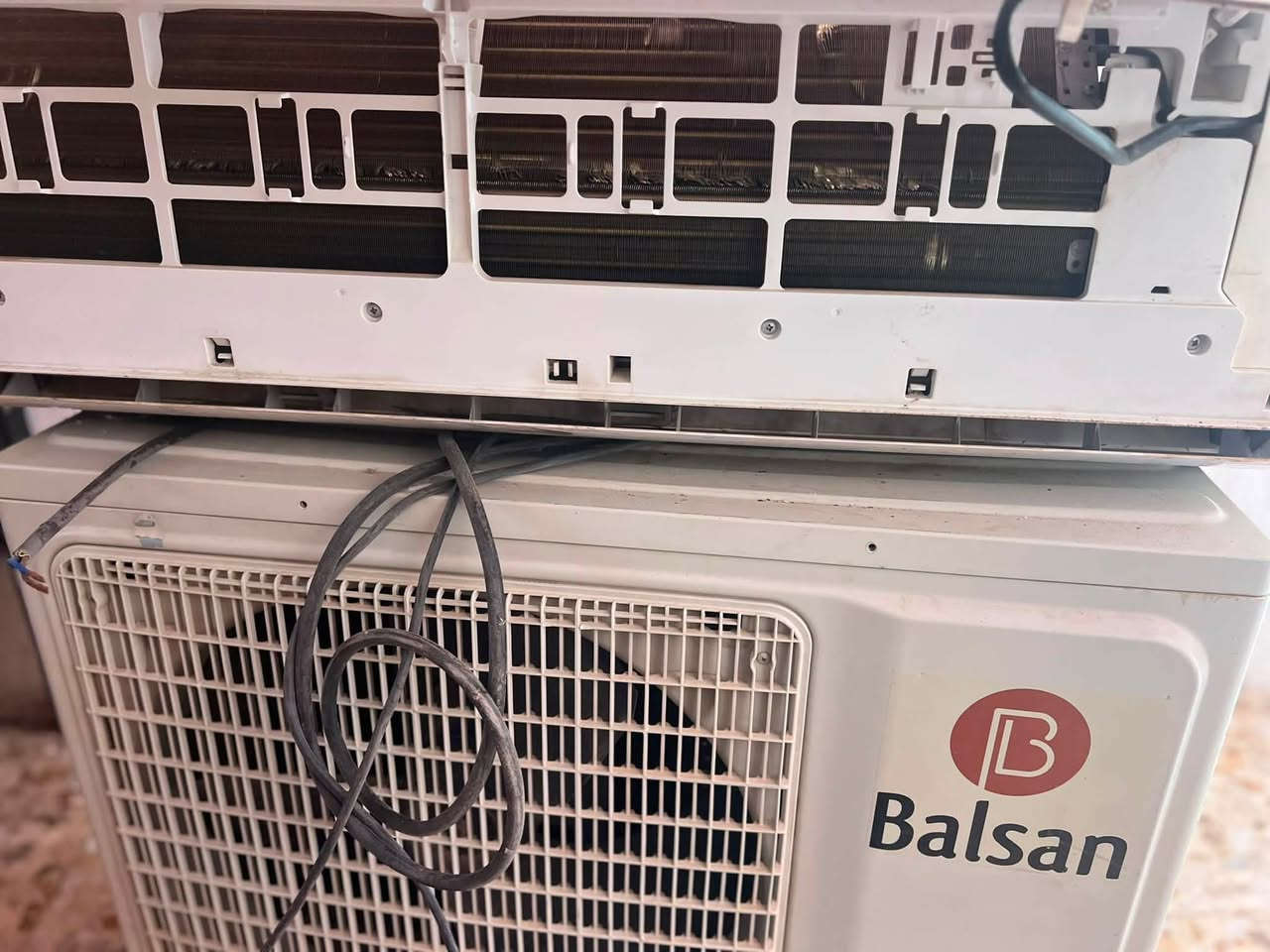 لبيع بلسان طن ونص ملغي تدفئه فقط شغال ع شرط مكان رميثه ٣٠٠ بي مجال ***********

