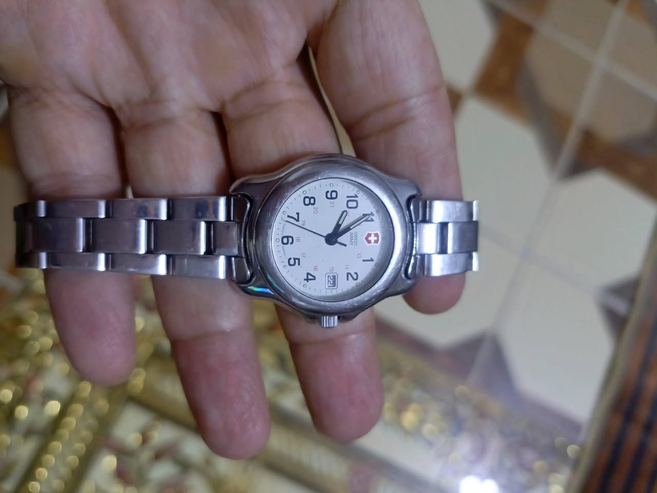 ساعات سويسرية أصلية
للاستفسار ***********

