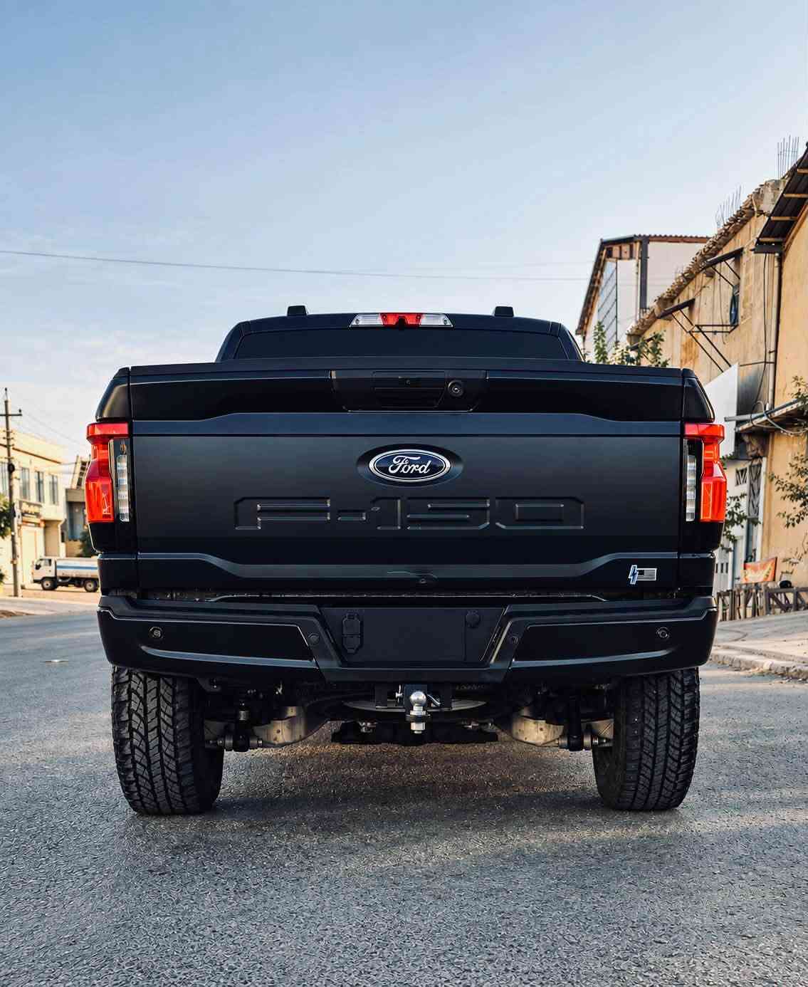 سلام عليكم
فورد F150 lightning 2023 XLT

بيع فقط بدون مراوس 
كهرباء بالكامل

السيارة بدون ضرر كلين تايتل مكفولة كفالة عامة من الدعامية للدعامية

ماشية 31,000 MILE

لون اسود ملكي

مغلفة PPF بالكامل اسود طافي MATT 

السيارة فول موصفات

كشنات قماش 

تدفئة وتبريد الكشنات

تلث وضعيات خزن للكشنات

تقديم وتاخير دواسات الوقود

شاحن لاسلكي

شاشة تيسلا بلاد قياس 15.5 انش

سماعات b&o

اضاء محيطية بلادي 360 درجة

اضاء امامي عدسات LED متحرك

5 كامرات

كامرات 360 درجة

حساسات 360 درجة

نضام القيادة الذاتي

نضام المحافضة على المسار

وعدم الخروج من المسار

نضام المحافضة على المسافة مع السيارة الامامية

نضام الاصطفاف الذاتي

شاشة عدادات دجتل متغيرة حسب نمط القيادة

اربع وضعيات قيادة

گير طيارة طرح 

طاولة وصطية 

مرايات جانبية شفط

رمز الدخول بدون مفتاح على الابواب

فتح الابواب وقفل الابواب على بصمة اليد

فور ويل 4*4

صندوق خلفي كهرباء شفط

درج في باب الصندوق

صندوق امامي كهرباء شفط

مدا شحن يصل الى 500 كيلو

قدرة حصانية 580 حصان

مع عزم دوران تورك 1.050

تسارع من 0-100 في غضون 4 ثواني

تدعم الشحن السريع

امكانية استخدام السيارة كمصدر طاقة للمنزل في حال انقطاع التيار الكهربائي

وبعد هواي مواصفات ممذكورة

السيارة مناقصها برغي وصرفيتها 0 لا تحتاج تفول بانزين ولا تبدل دهن ولا تشيل هم الكير تشحن بالبيت وتطلع تفتر بلاش 

مكان السيارة : السليمانية

( رجاءاً لحد يراسل على الخاص او على الواتساب )

المهتم بالشراء يتصل وبالخدمة 🌹

السعر بلاش اتصل وتدلل ***********
