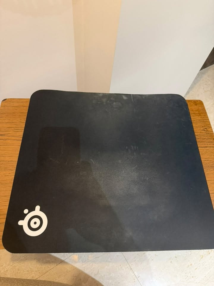 Keyboard Logetic g pro
Mouse pad Steelseries qck heavy larg 
ثنيناتهم ب 60 ( مستعجل ) 
حي القادسيه بغداد
***********
