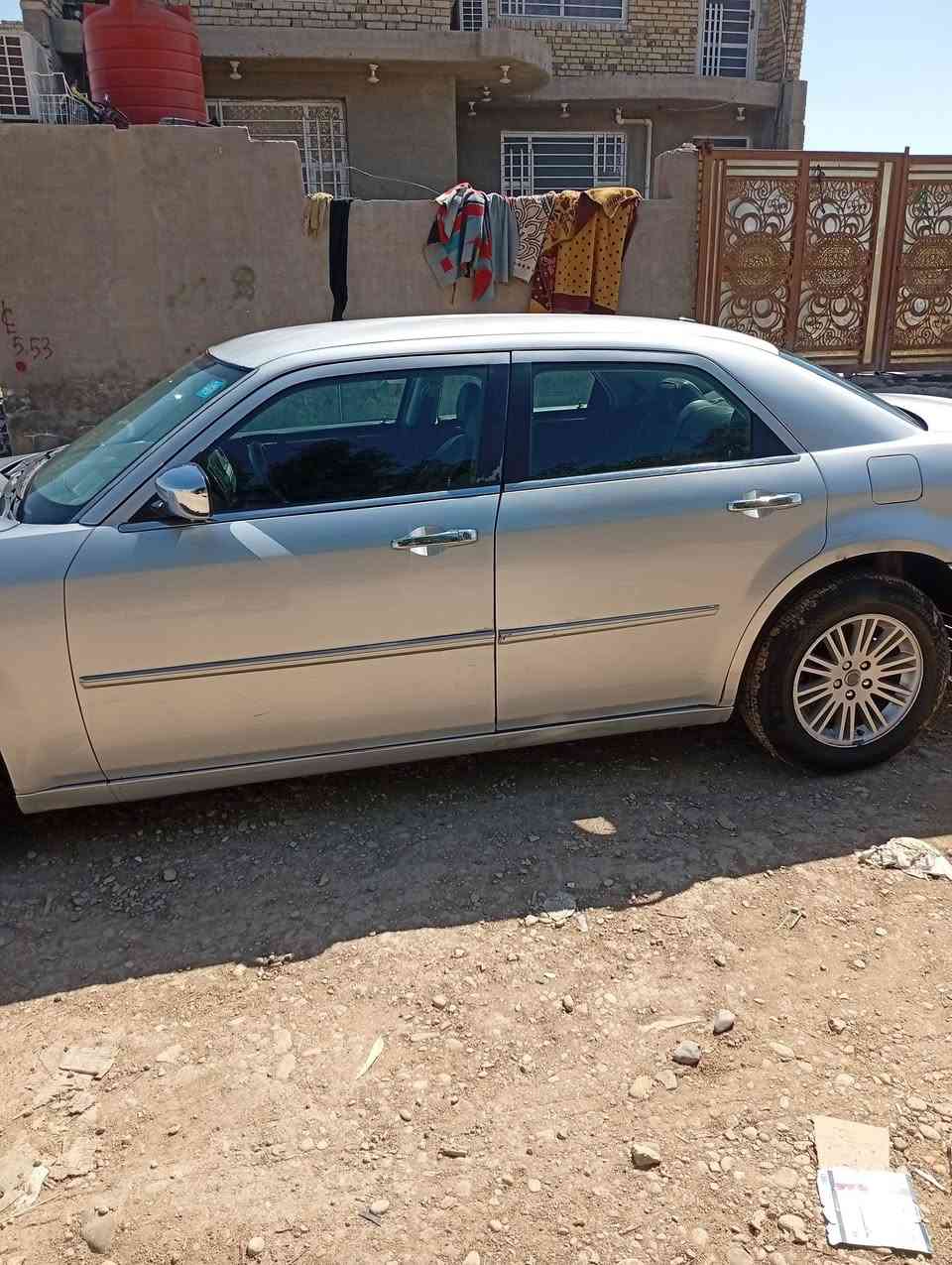 اوباما للبيع 2010 رقم انجليزي باسمي بغداد سياره جاهزه باب صبغ بس فقط بمكان الكوت سعر 125 وبيها مجال سياره جاهزه تخم ثاير حداديه مكينه جير تبريد كلها شغاله***********
