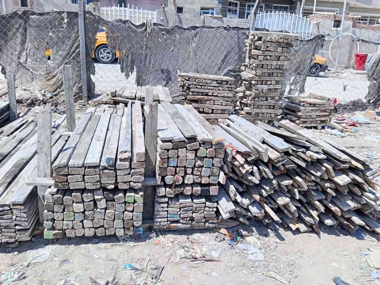 قالب خشب للبيع العدد 6 مكاعب نظيف وتارس 
مكاني بلحله الاستفسار ***********
