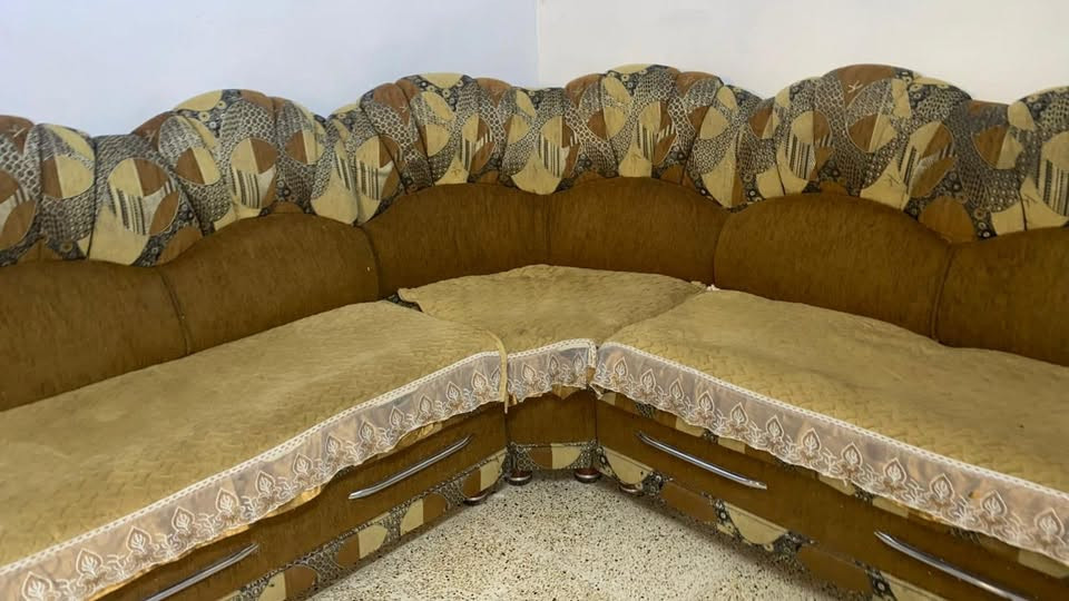 السلام عليكم طخم قنفات العرض مترين وبي بعد قنفة يصير اطول كلشي موضح بل صور ادفع سعر التواصل خاص او واتساب ***********
