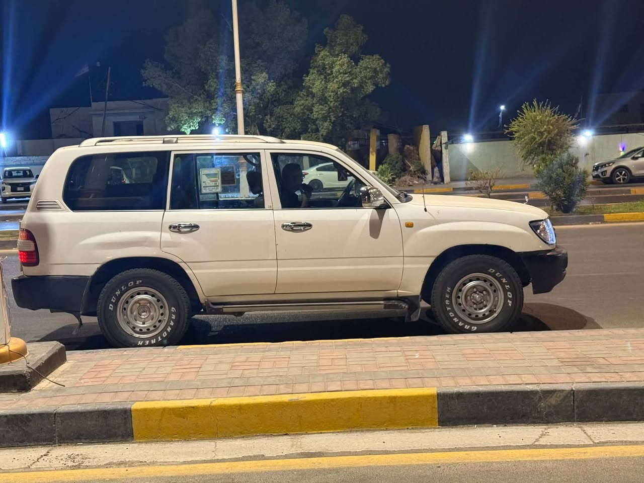 سلام عليكم للبيع او المراوس   تيوتا الاندكروز ٢٠٠٤ سنوية جديده ورقم إنكليزي بسمي
مثنى
محرك كير شرط ٦ سلندر بلاد كير اوتماتيك 

تخم تاير جديد كهربائيات شغالة  سبعه راكب بلاد ع وضع شركه سيارة دبل تانكي بلاد كفاله من فتح وتبديل فقط صبغ عام جماليه

سعره 120 وبيه مجال 

مكان سماوه 
أي استفسار اتصال 
***********
