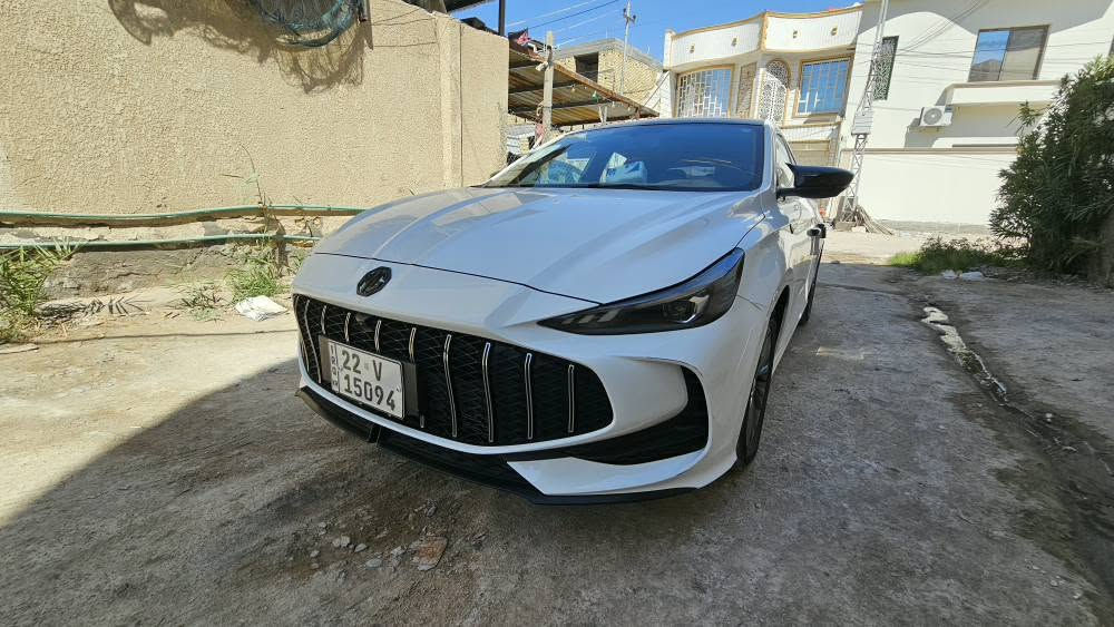 سلام عليكم
سيارة.  MG GT2025

مواصفات فول 
بيه  فقط شخط صغير صطحي بالدعاميه كما موضح بالصور

ابواب بصمة

تشغيل بصمة

مراية شفت + اشير بالمري

تبريد شرط ثلج + مركزي 

محرك + كير على وضع شركة

كراسي جلد فاخر 

لون سيارة ابيض ثلجي 
كاميرات محيطية 360 درجة

فتح سقف سلايد
 
محرك 15.0 تنفس طبيعي 

فتح ابواب مركزي 

اضواء ابيض عدسة LED مع تحكم عالي + ناصي 

سيارة فول كماليات نفس ما موضح بالصور  
السعر 121

رقم تواصل / *********** البصرة, العراق
