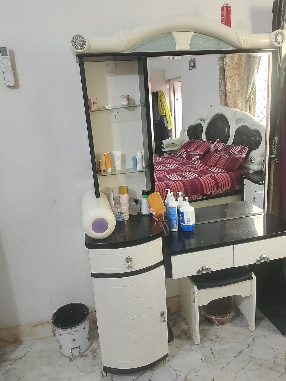 غرفة • نضافه • للبيع