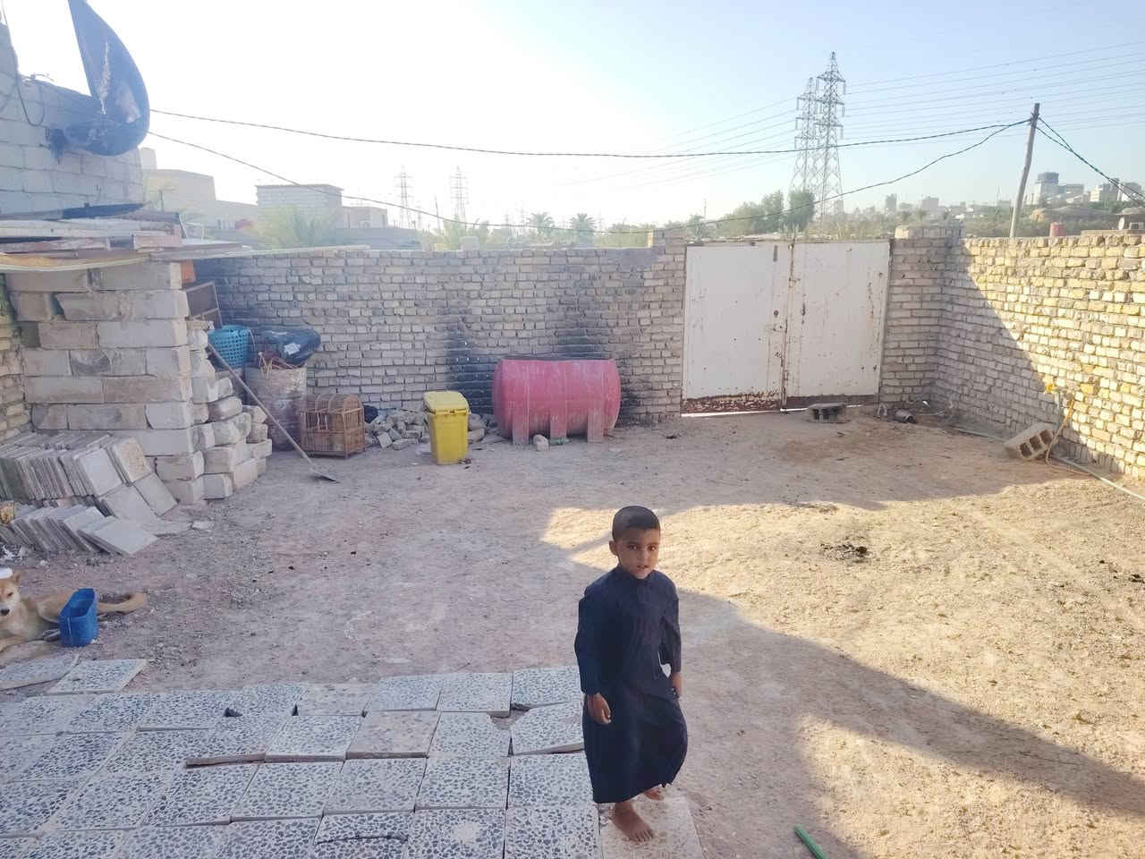 بيت لبيع مساحته 200فوك ميتين بيعن ميتين زراعي سنت 28مبني بي ميت متر وميه حديقه بي غرفتين وصاله مطبخ تخريج وعيز بس كاشي وسرميك كهربائيات سعر 35 كامل 45 ذا كمله عنونه نجف سحت مضفر قرب حسنيت عاشوري عمود 153 دخل مدينه قريب عل وليه ثالث بيت عن شرع لعام ***********
