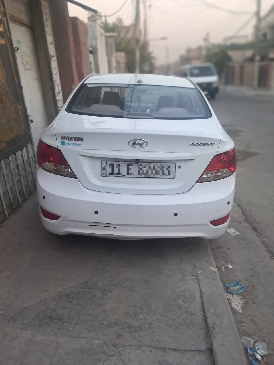 سلام عليكم سياره اكسنت موديل ٢٠١٣ محرك ١٦٠٠ دوش قطرتين السياره مكفوله دون حادث بيهه طخطخات بوارد فقط كير محرك مكفولات السعر ٨٥ قفل مكاني بغداد الغزاليه للاستفسار ***********
