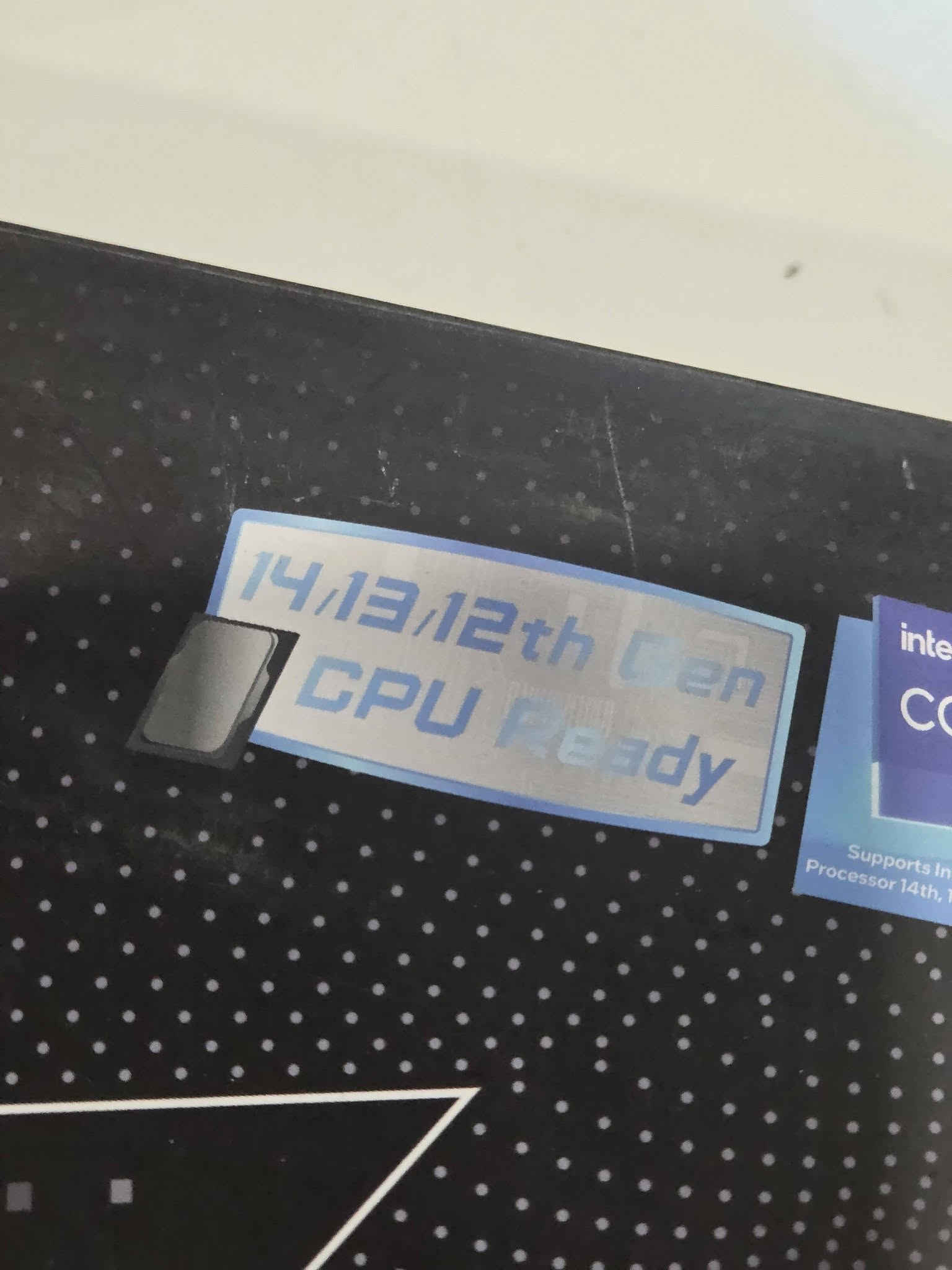 قطع  استخدام كلهن قليل اقل ست اشهر 

 • CPU: Intel Core i7-14700KF 
500 الف مع سوكت lga1700

• GPU: ASUS ROG Astral RTX 5080 3100 الف

• Motherboard: MSI Z790 Gaming Plus
 WIFI 300 الف

• CPU Cooler: Thermalright Trofeo Vision 360 Liquid 175

• PSU: Segotep GM1000W 1000W 80+ 
Gold 150 الف
شلع كامل 4200 اربع ملايين وميتين
مكاني بغداد الحريه 
***********
