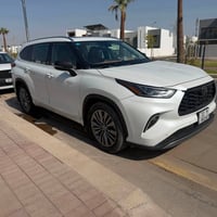 هايلاندر • ٢٠٢٢ • بنزين ٦ سلندر