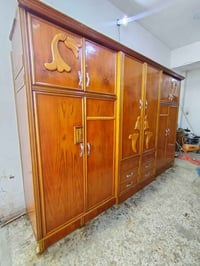 ابو الستة • مصبوغ وملمع • ٢١٨×٣٢٤