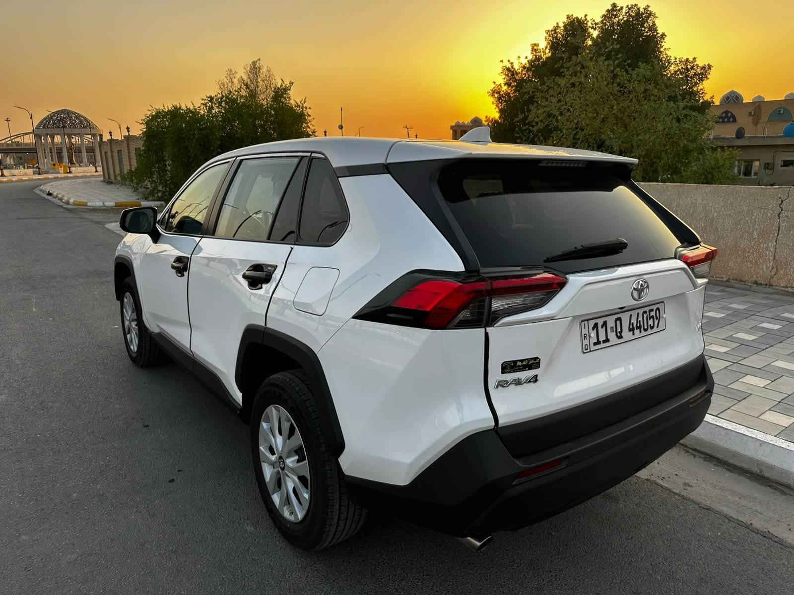 راف فور 2023 بانزين
ماشية 42 الف
السعر 195$
 الضرر و السونار مرفق بالصور 
***********
