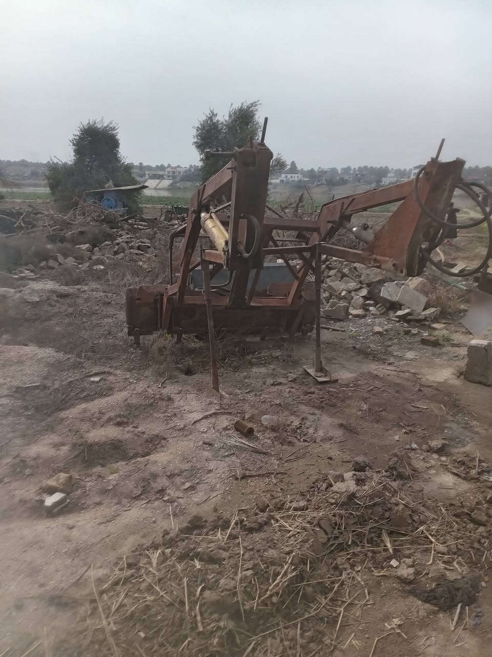 كلية عنتر ٧١ للبيع جاهزه كامله جدر وسكين أمامية للتعديل والتنظيف مكاني بغداد ***********
