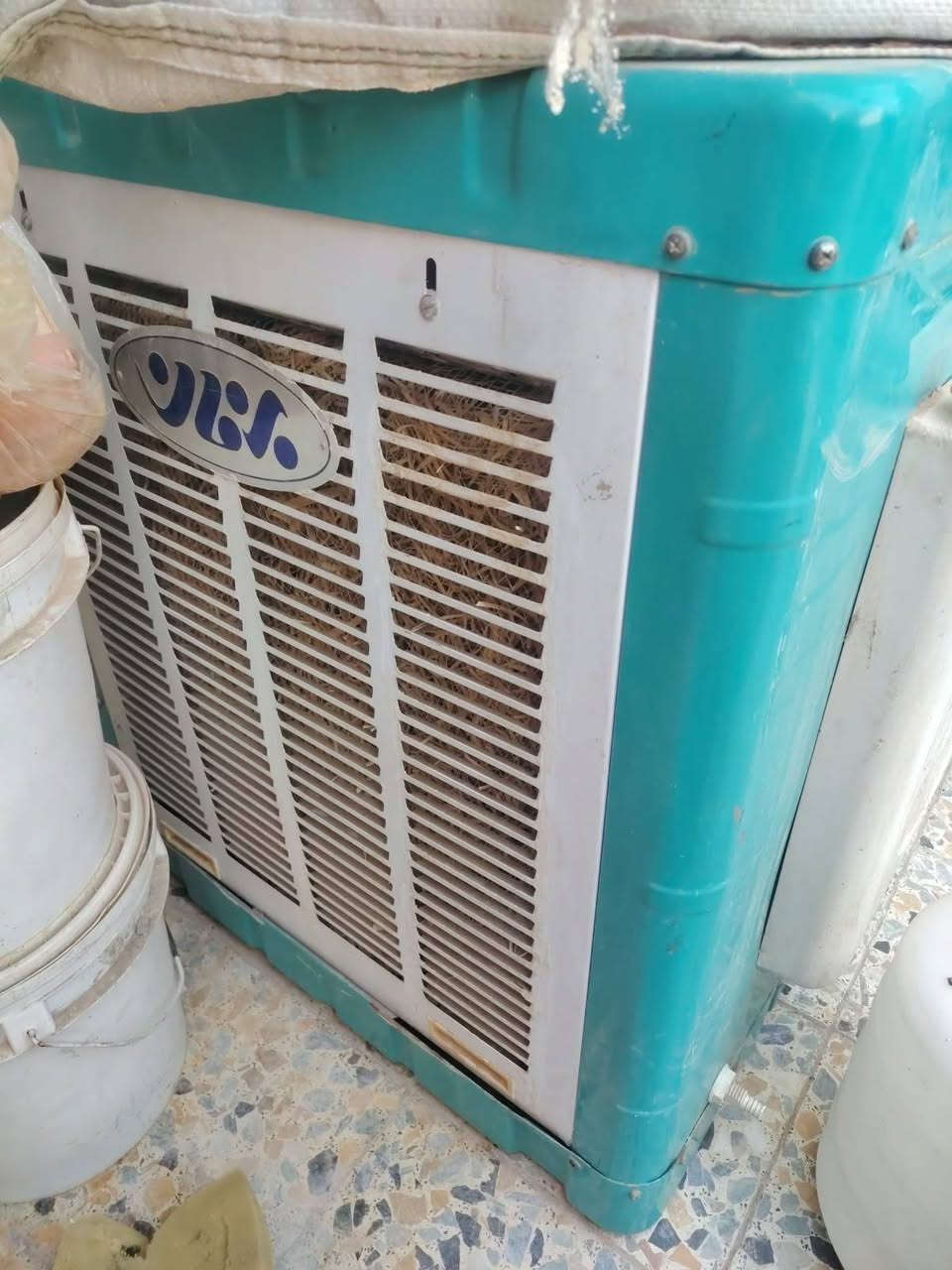 مبرده لبيع جديده استعمال قليل
سرعين  وريشات وياهن كبل جيب وشد
سعر 125 وبيها مجال بسيط لشراي
مكاني حي نداء 
تواصل واتساب فقط 
0773708621
