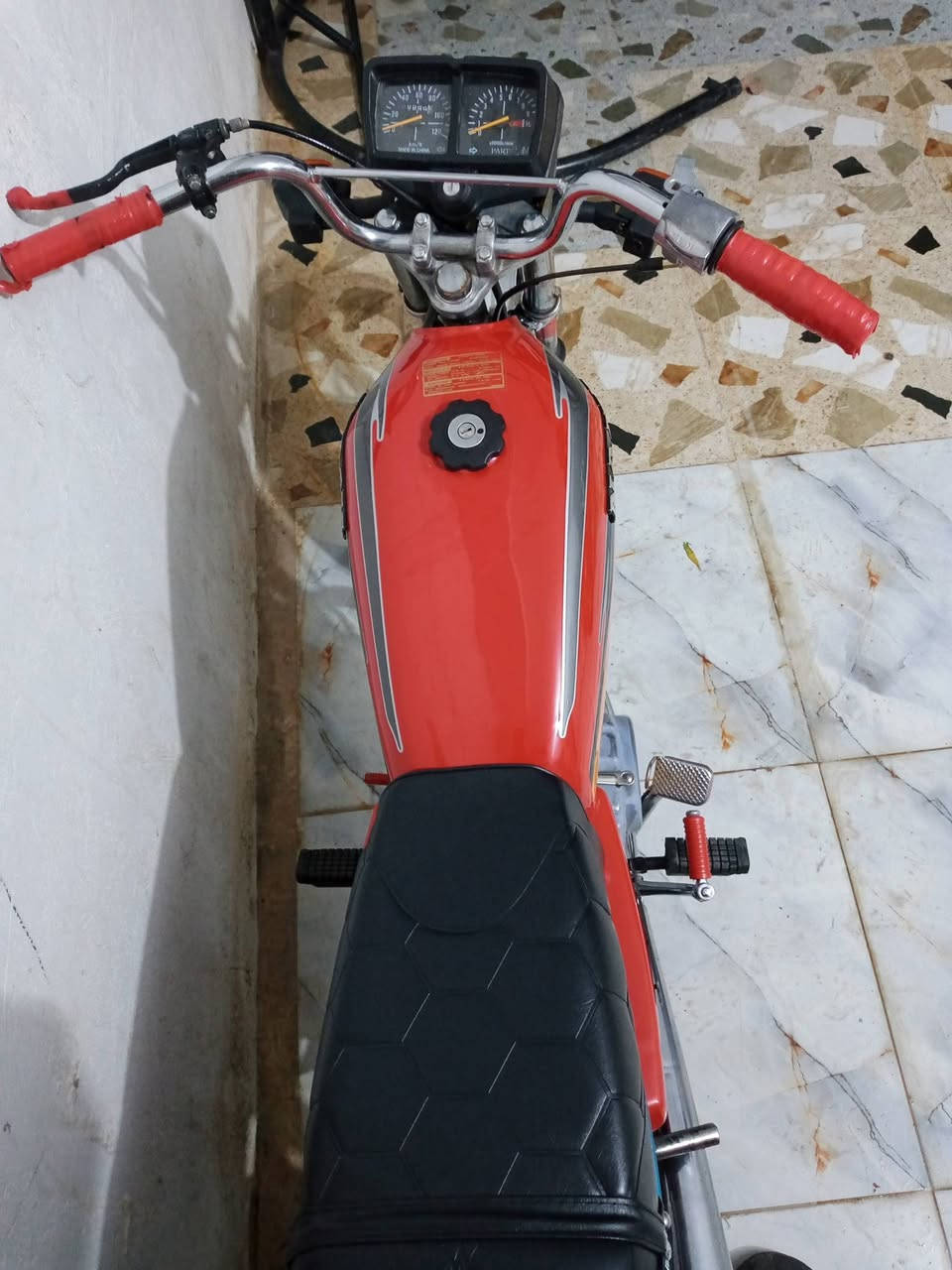 السلام عليكم 
دراجه اربعه گير فول محرك مابي اي عيب لا صرف ولا بخار كلشي جديد تانكي كشن صفاحيات تايرات جدد سعر 352وبي مجال ***********واتساب فقط
