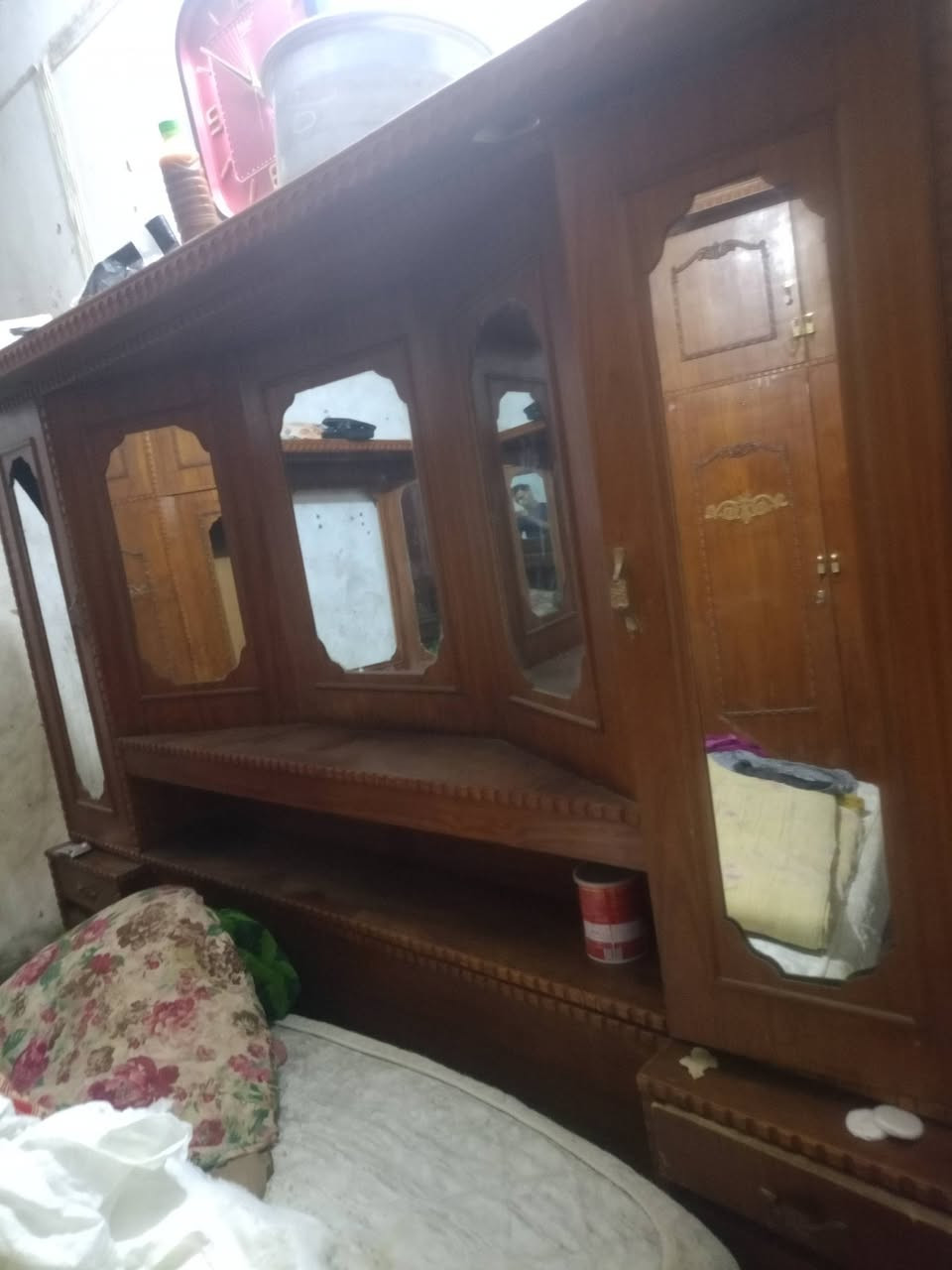 سلام عليكم غرفه لبيع سعر 225 مجال بصيط مكني كطن رازي تواصل ***********

