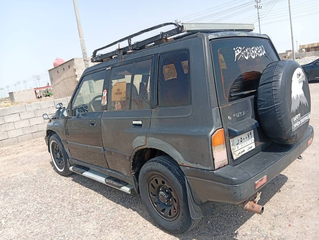 *🚙 للبيع سوزوكي فيتارا دبل قمارة - موديل 1993 🚙*
اللون: رصاصي رمادي
رقم السيارة: ميسان الماني
السنوية: كارتونية منتهية

*التفاصيل:*
المحرك 4 سلندر ونجي - بيه خيط بخار بسيط
بيها باب السايق مبدل
البدي: شوف العين، نظافة جيدة
البيع: ابيع اصوليات وتحويل مضمون

*السعر:* 28 ورقة وبيها مجال للشراي الصدك

*العنوان:* البصرة - القرنة

*للاستفسار:*
واتساب: ***********
اتصال: *********** البصرة, العراق
