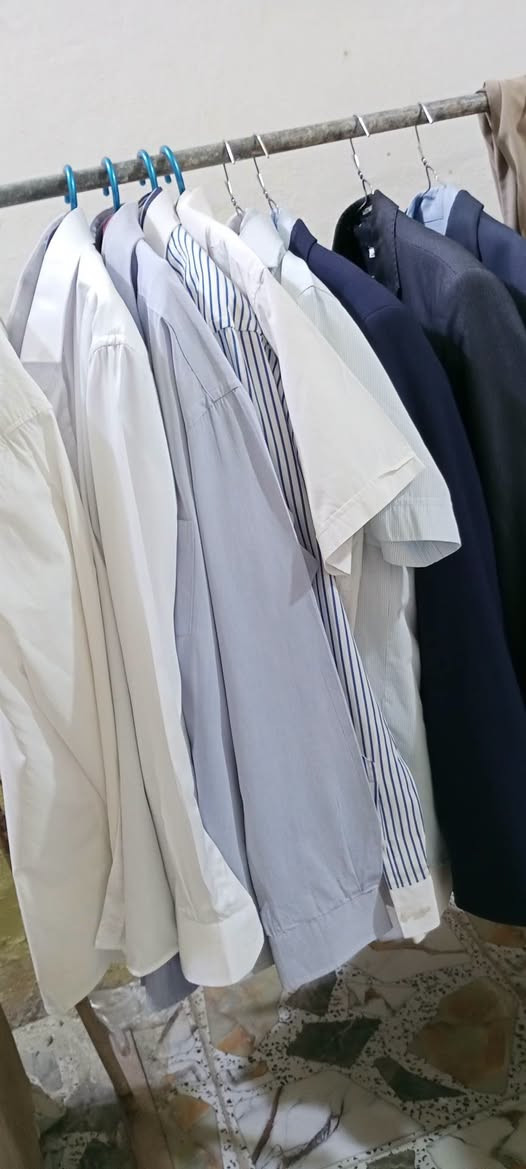 مكوى لمسة اناقه غسل وكوي كافة انواع الملابس وبدلات الاعراس والمناسبات والستائر مع ازالة البقع والدهون واسط قضاء الاحرار  يوجد خدمة توصيل    وات ساب  ***********
