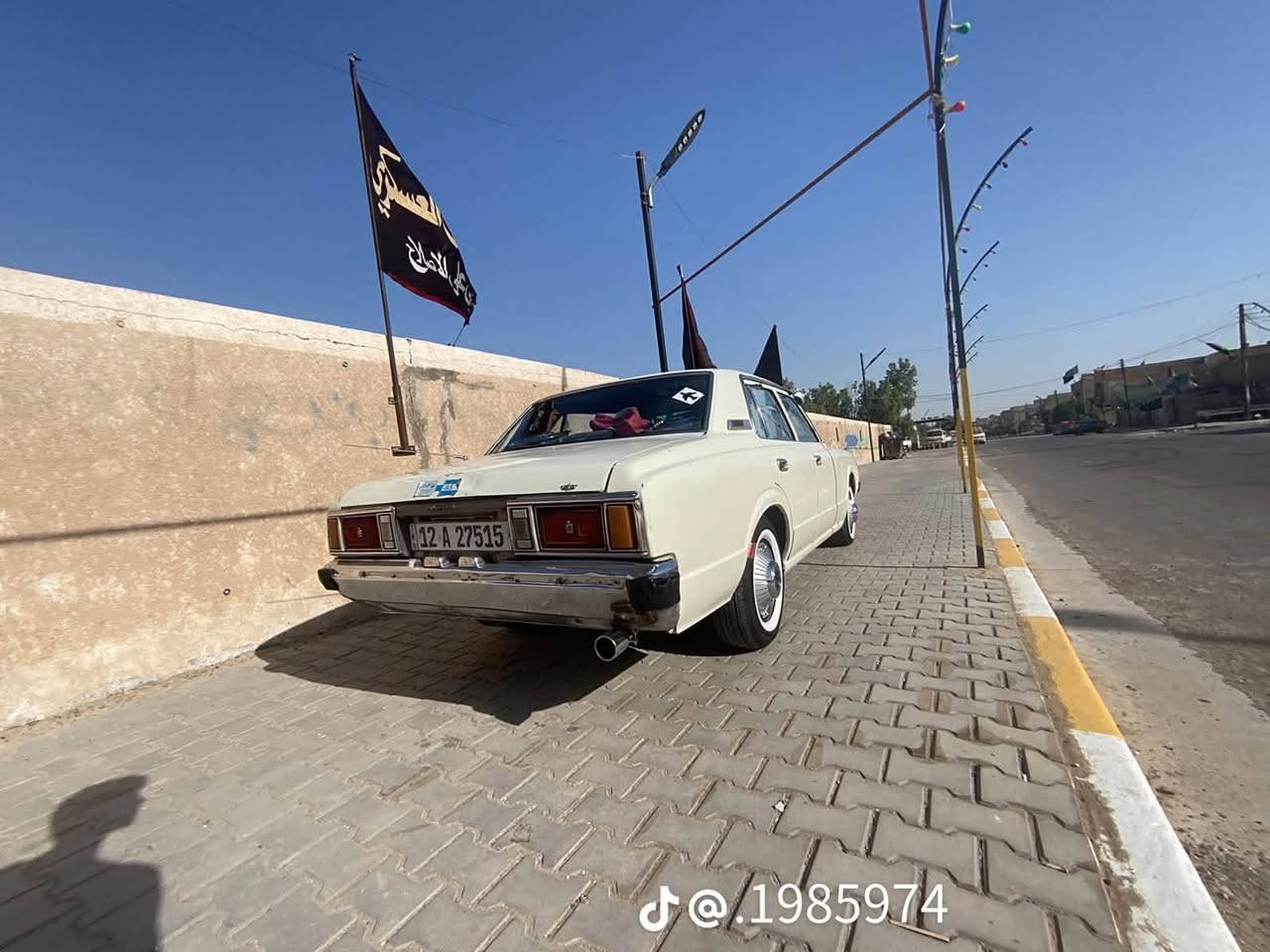 سلام عليكم كراون1979للبيع فقط بيع
مكينه جديده سته اسلندر 

كير جديد خمسه كير

سيارا احلا من صوره الله شاهد

سيارا نضيفه كهربايات كله شخاله تخم تاير جديد

غرفه نضيفه جيدا

رقم سيارا نينوى إنكليزي شرط تحويل باي مكان

سعر سيارة48وبيه مجال بيع مستعجل

لاستفسار***********

مكان سيارا بغداد

نص مكتوب في الصور:
- @.1985974
- @1985974