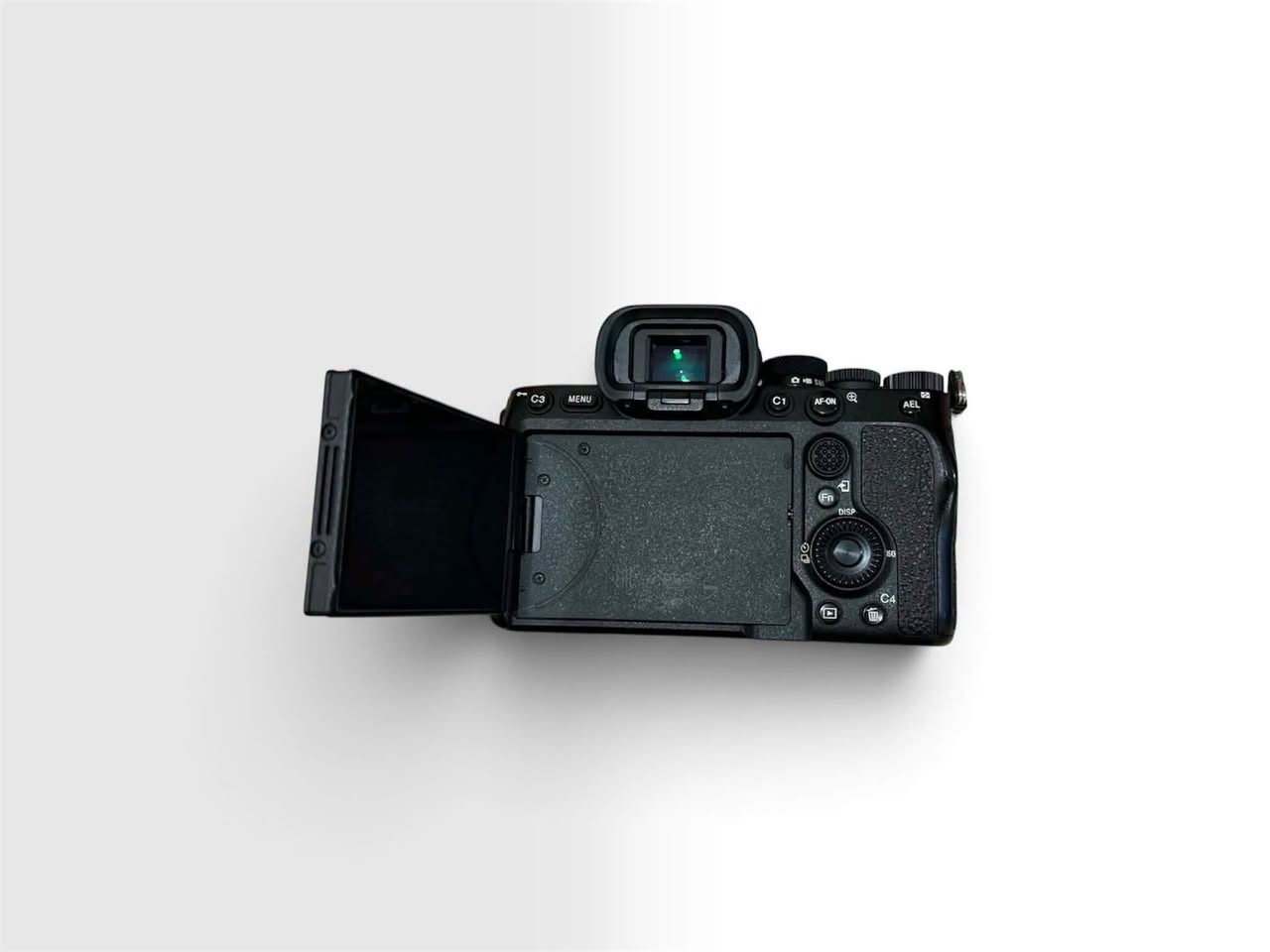 #daste_dw_مستعمل
———————————-
#sony a7 IV body 
Clean 90%
Shutter 16K

نص مكتوب في الصور:
- 12:30 تريد تعرف عدد الشتر (Shutter Count) بكامرتك (Sony A7 IV (A7M4 حتى الشتر camerashuttercount.com X CAMERA SHUTTER COUNT Find out how many shots your Digital SLR has taken RESULTS Shutter count 16882 SONY ILCE-7M4 Current value on eBay As an eBay Partner, this site may be compensated if you make a purchase using the above link X نشر إذا كان هذا مفيدًا وكنت تحب الكاميرات، فاطّلع على تطبيق سطح المكتب الجديد! CHECK ANOTHER CAMERA DPGI Digital Photo Gallery