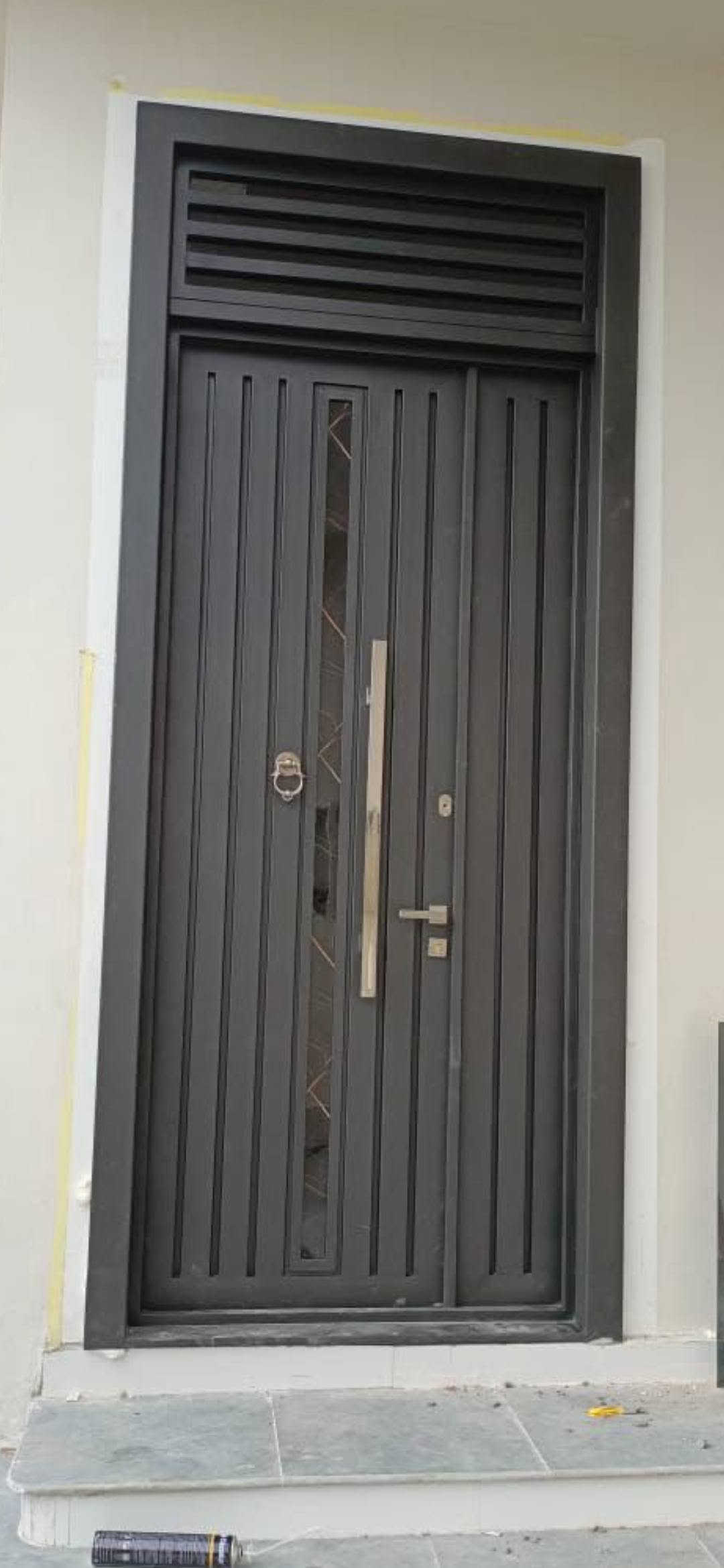 تجهيز بيوت • أبواب وشبابيك • درجة أولى