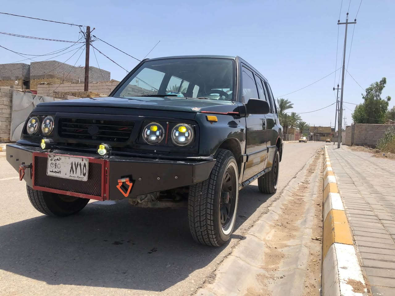سوزوكي إيسكودو دفع رباعي للبيع
السيارة موجودة بالديوانية ومتعوب عليها ومصروف عليها

محرك بلادي 1.6
دفع خلفي
صرفية بنزين قليلة
تخم تايرات أبو الخط جديد
صدر حدادية ودبلات جدد
السيارة كاملة

معاملة الرقم على النص وباقي فقط الرسوم، تقريباً 350–400 ألف، وتستلم رقم مشروع الوطني الجديد

السعر: 36 ورقة
بيه مجال بسيط للجادين

العنوان: الديوانية

للاستفسار:
***********
