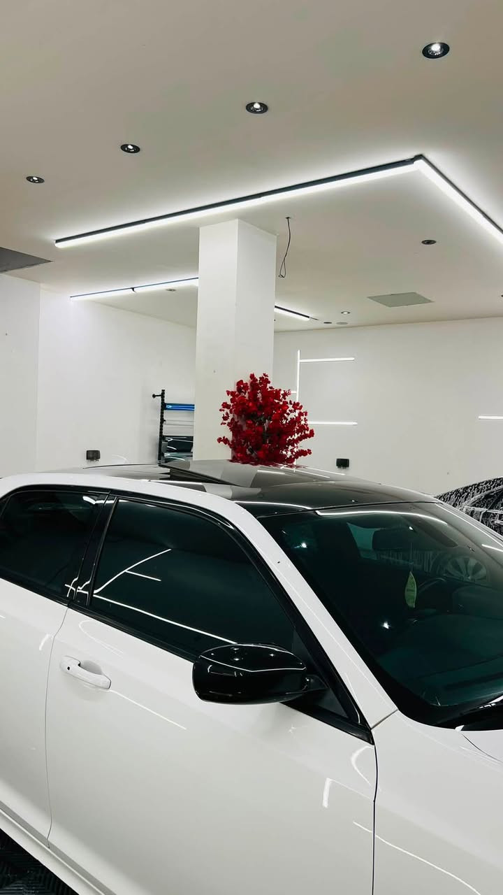 سلام عليكم 
للبيع اوباما 300sهيمي rt 
مديل2019
وارد امريكي حادث جاملغ او ربع البنيد صبغ 
ماشيه 120.000 km
مواصفات ال s بنراما كشن جلد اسود تدفه كشنات 
الاضافات 
ويل SRTكروم اصلي جديد 
اكسل هيلكات 
بلكات ريسنك هاي سبارك
دبات SRT
كت SRT
برمجه 
قماره PPF اسود 
عازل حراري للجام 
حداده كامله من الطول للطول جديده 
كامله بدون اي نقص 
رقم بصرة بسمي تحويل ثاني يوم 
السعر 285$ او بيها مجال 
للاستفسار اتصال او واتساب ***********
