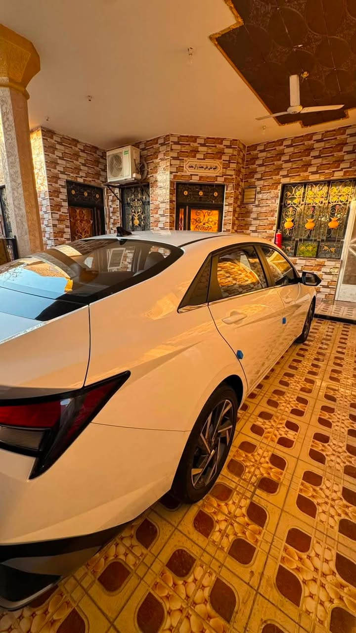 النترا للبيع موديل 2024كفال عامه سياره جديده ماشيه 39سياره بعده بحالت الوكاله جديده سياره وجاهزه من كلشي السعر 136

+964 771 096 0210

***********
