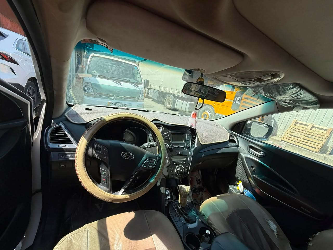 سلام عليكم
سنتافي موديل ٢٠١٣
وارد خليجي 
مواصفات 
محرك ٣٥٠٠
تدفه تبريد
حساسات خلفيه
كامره خلفيه
مري شفط 
٣قطع تبريد
فتحت سقف 
تحكم ستيرن 
بصمة تشغيل بصمة ابواب
كشن كهربائي 
صدر وادامه قبل شهر
السعر ١٥٠
الهاتف ***********
