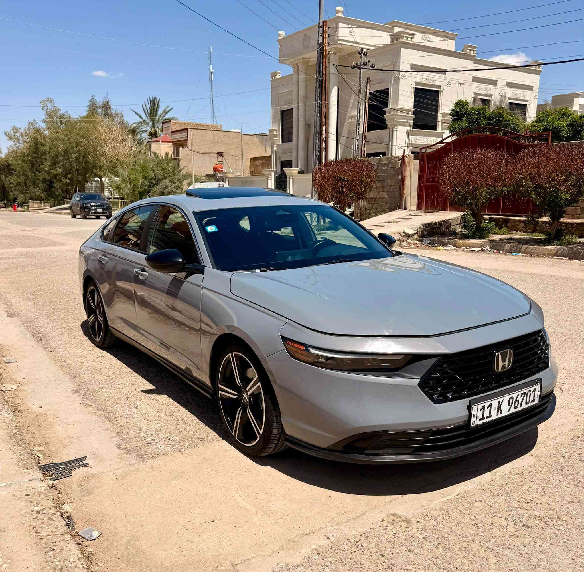 🛑 هوندا اكورد سبورت 

 موديل 2024 هايبرد 
 
السيارة ماشيه 52 الف 

فول مواصفات 

• مكينة 2000 هايبرد تنفس طبيعي
• لون اسمنتي مميز جداً 
• كير اوتوماتيك 
• شاشة كبيرة
•فتحه سلايد
• كاميرا خلفية 3 انظمة
• كرسي كهرباء  لون اسود  
• تشغيل عن بعد 
• رادار امامي
• رادرات جانبية
• مانع تصادم
• محدد مسار 
• تصحيح مسار
• شفتات بالستيرن
• مثبت سرعة
• مانع انزلاق
• دخول ذكي 
• إنارة ترحيبية
• هندبريك كهرباء
• عداد ديجيتال
•لايت عدسات زينون
• نظام اوتو لايت Auto
• لايت العالي والناصي زنون بلادي
• اوتو هولد للبريك
• حساسات مطر 
• حساسات ضغط هواء الإطارات
• أوامر صوتية
• 4 أنظمة قيادة (eco,individual , sport,normal )
• تخم تاير جديد 

السياره وارد امريكي فقط بنيد صبغ شرط الفحص والسونار  

السعر (205)  مجال جداً بسيط  

( فقط بيع بدون مراوس )

مكان السيارة 

📍 الانبار . هيت ***********
