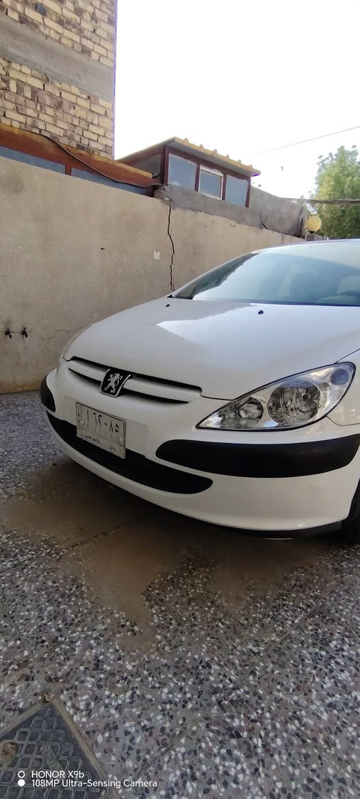 السلام عليكم سياره بيجو فرنسي 307 للبيع موديل 2005 السياره كير محرك حداديه تخم تاير تبريد خير من الله السياره مكفوله ماعدا دور صبغ السعر 40 وبيها مجال قليل العنوان حله حي العسكري شارع 80 رقم الهاتف ***********
