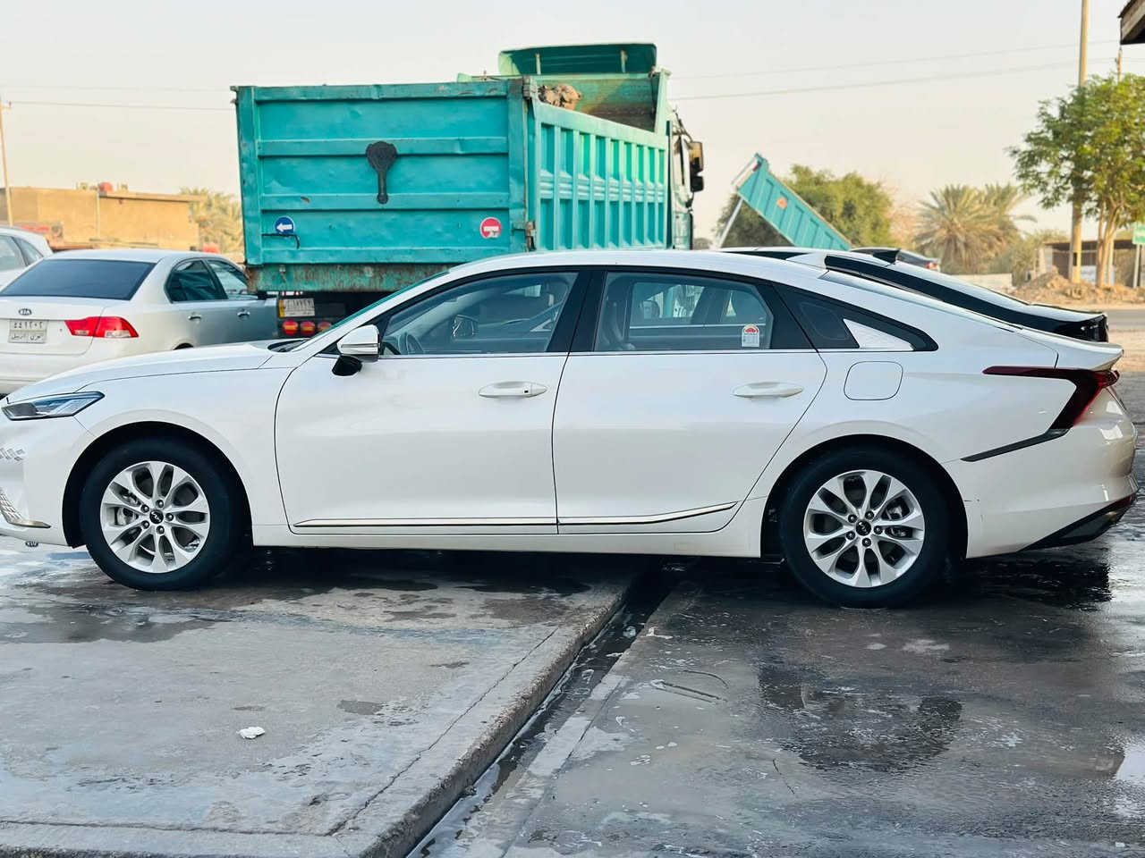 سياره للبيع Kia K8  السياره بدون رقم تترقم جميع المحافظات حجم المحرك 3.5 غاز بلادي السياره  كفاله عامه السعر الخاص المكان القادسيه الاستفسار الاتصال ***********
