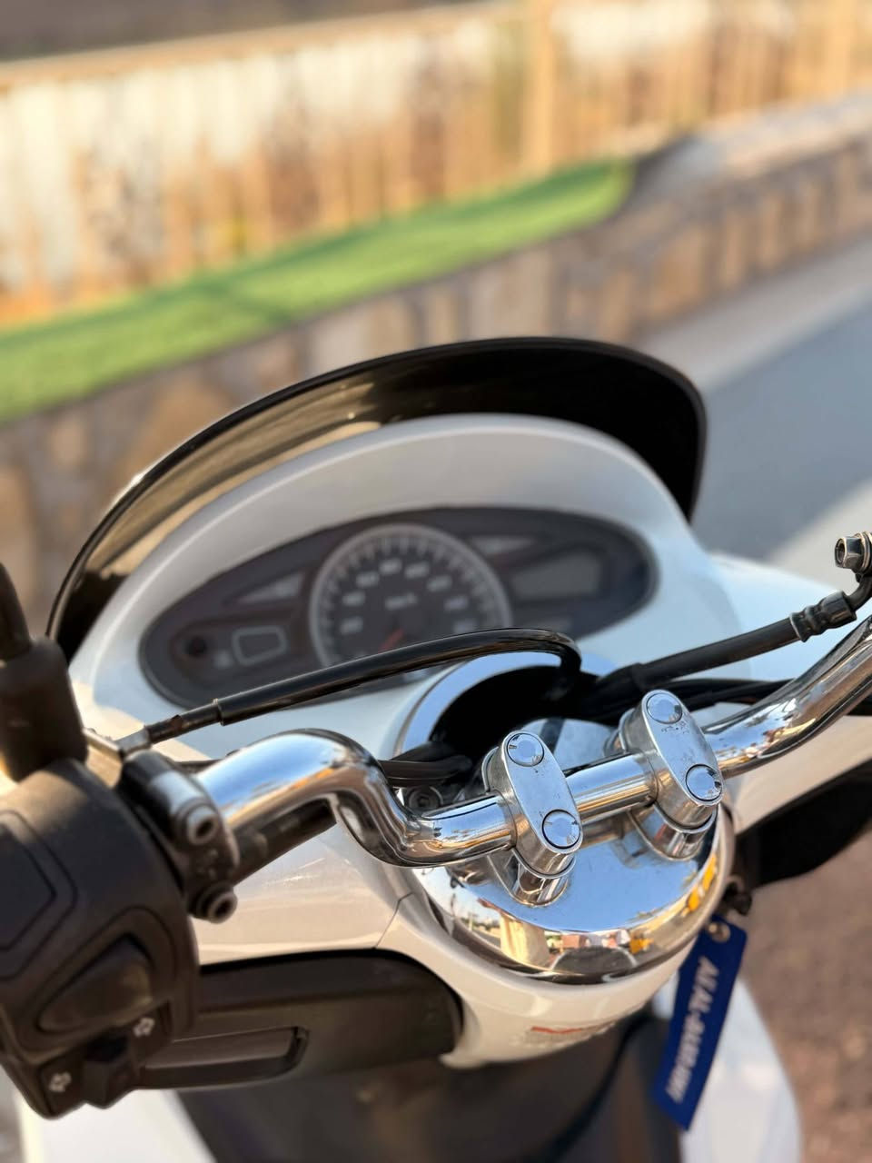 السلام عليكم Pcx  2016

الجيل الاول لون ابيض مكينه 150 

مال رمبه جديد كلش. شخط مابيه

جاهزه ومابيه اي نقص 

السعر  _  13 $ بيه مجال بسيط كلش 

عنوان _ ديالى بعقوبه الكورنيش 

متواجد ع نت

هـ / ***********
