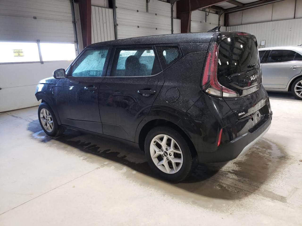 #السلام_عليكم
#للبيع 🚘

- كيا صول  2023 ( kia soul )

- رقم بغداد بأسمي تحويل ثاني يوم

- مكينه  2000 DOSH

- ماشيه 56 الف ميل حقيقي

- السعر 143 وبي مجال

- اللون اسود ملكي

المواصفات :-  

* شاشه  حجم الكبير + كامرة 

* تحديد مسار + قياده ذاتيه 

* رادار امامي + خلفي + جانبي 

* تحكم  ستيرن 

- حادث السياره كسر بالدعامية الامامية
- مكان السياره بغداد  /البنوك

- السيارة مكفولة من ناحية المحرك والكير والشاصي واللغد والسونار موجود

للاستفسار / الاتصال على الرقم او الواتس اب
د. حيدر ⁠
***********
