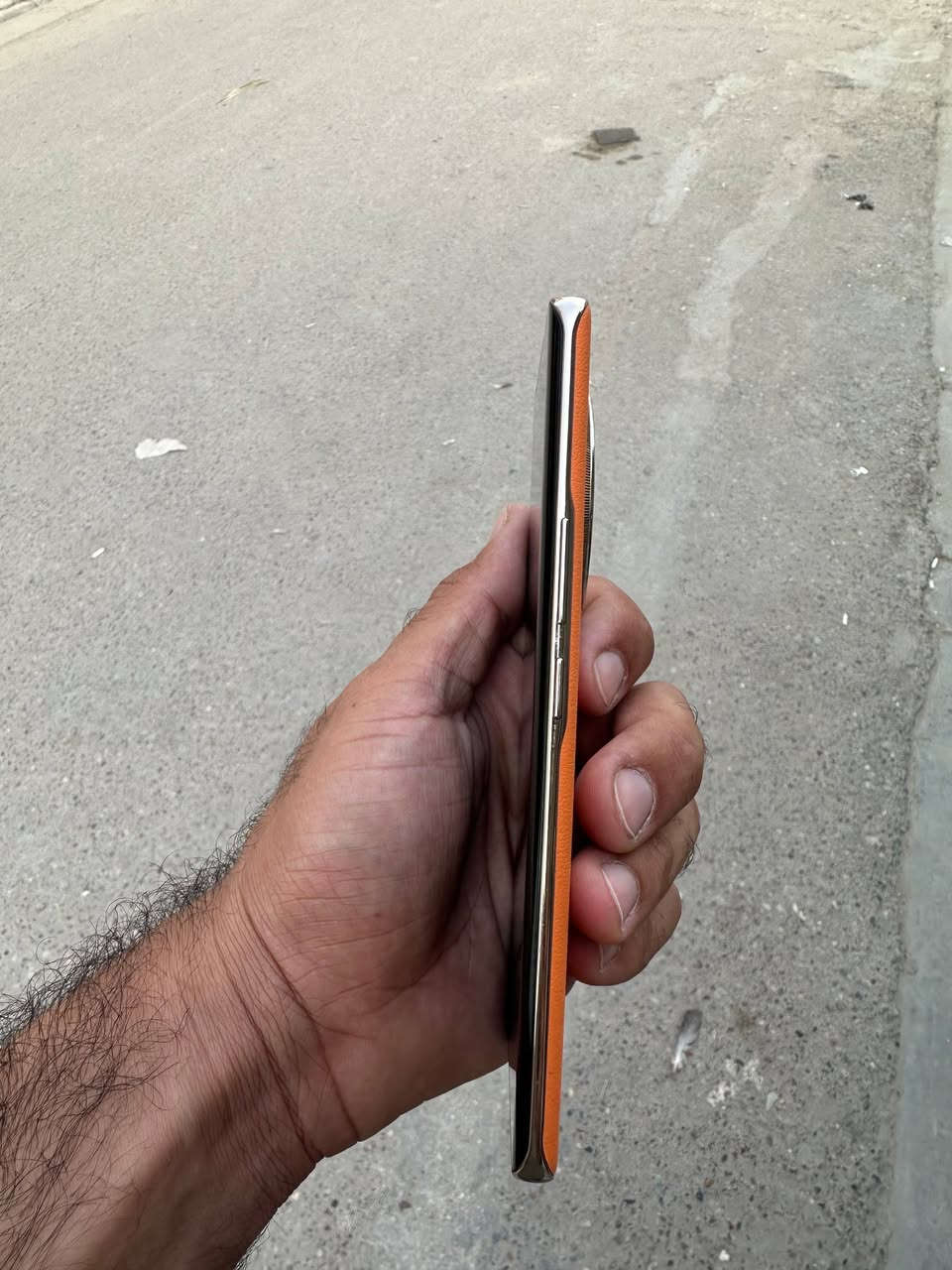 السلا م عليكم متاح هونر جهاز جديد استخدام قليل
غراضه بعدها جديده ما مستخدمة مكان بغداد ام الكبر والغزلان
***********
السعر 350 الف

نص مكتوب في الصور:
- حول الهاتف MagicOS اسم الجهاز HONOR X9c المعالج المركزي Snapdragon 6 Gen 1 ذاكرة الوصول العشوائي ٨,٠ غيغابايت ٨,٠+ غيغابايت Honor RAM Turbo شاشة بتقنية حماية البصر من Honor ٢٧٠٠ × ١٢٢٤ بطارية السيليكون والكربون mAh 6600 المساحة الفارغة ١٩٦,١٧ غيغابايت الإجمالي ٢٥٦ غيغابايت وحدة التخزين الداخلية