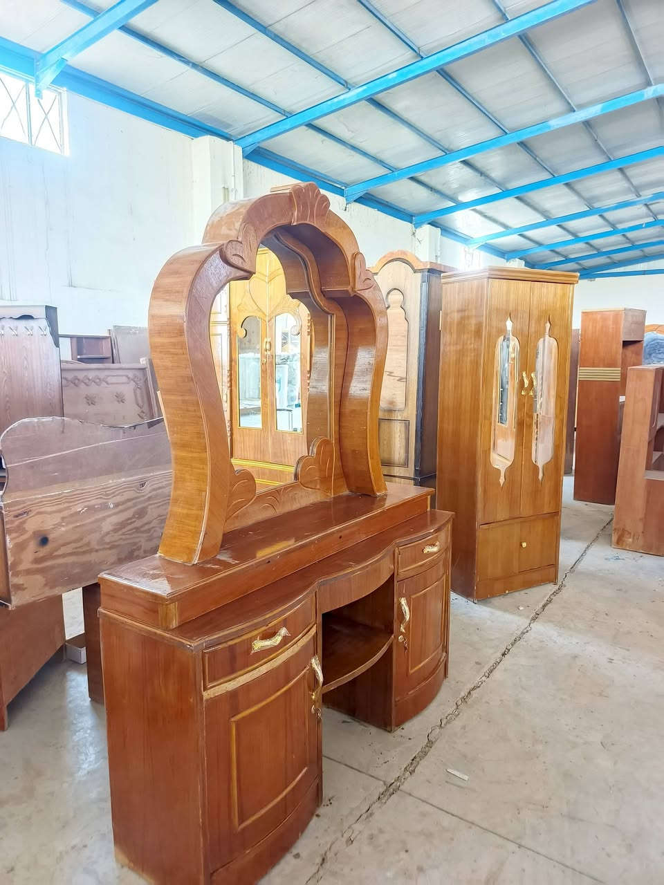 السلام عليكم غرفه اخشاب نضيفه كلش و حطاطه صاج داخل خارج  بدون ضرر الشراي ينتصل ويدلل ***********بي واتساب المكان هبهب الأن اكو توصيل 
اشتري غرف وبيع +مراوس شعندك غراض اشتري

