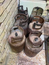 6 قناني البيع مكاني بغداد زعفرانية السعر وحدة 40 07706192562