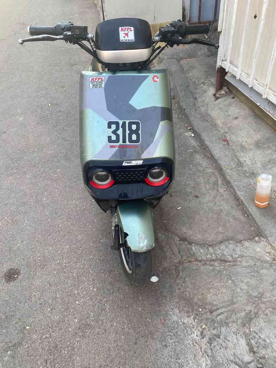 دراجه شحن للبيع 318بطارياته جدد بريكات جديده تاير خلفي جديد سعر 300 بيه مجال عنوان بغداد صرافيه ***********
