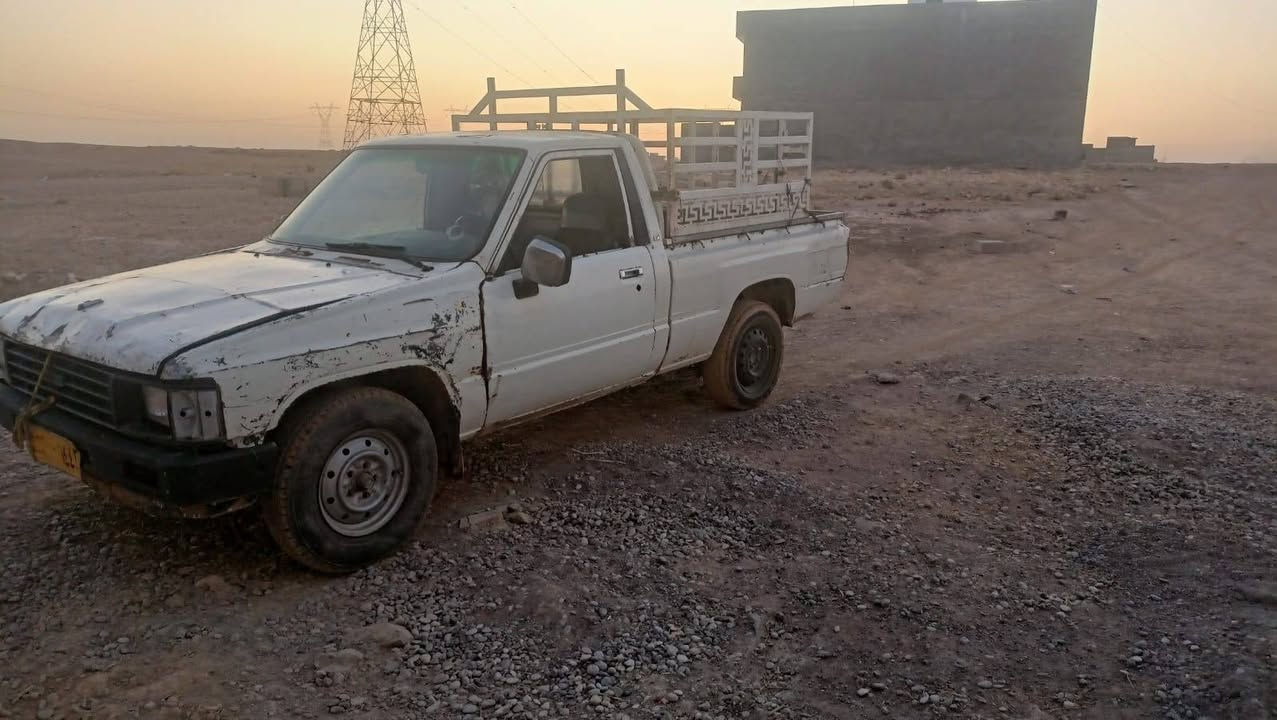 سلام عليكم بيكم 85 لبيع محرك شرط ول باغي جدام العين 
السعر 20 بيه مجال مكان الايمن ***********
