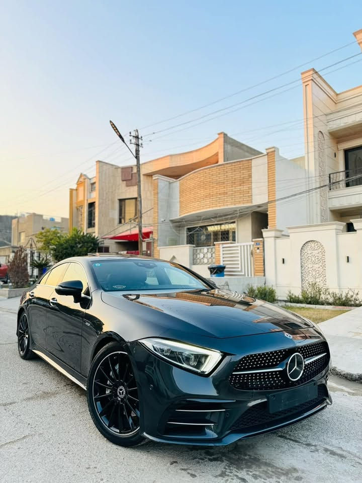 السلام عليكم ..
للبيع .. Mercedes CLS 450 وارد الماني فول مواصفات 
موديل 2018 اجتي بيه قطعتين بخ فقط كلين تايتل مكفوله من حادث ماشيه 61mi فول مواصفات للاخير باسمي شخصيا .. بصمتين اصليه وكتلوكات وغراض وكاله موجوده بدور اي نقص كير ومحرك وباقي الامور كله مكفوله ..
مواصفات ..
بصمه
سلايد
داخل دزاينو 
داخل جلد اسود 
تبريد وتدفئه بالكشنات
دكمتين / فصين 
كشنات كهرباء خزن
راردات جانبيه
جنطه كهرباء
دركه AMG 
كت كامل AMG اصلي
بيان شفط
وباقي مواصفات اكثر ومعروفه بهاي فئه بدون اي نقص السياره وين متريد تفحص حاظر
سعرها 355 وبيه مجال بسيط  
مكاني بغداد الكرخ /  اليرموك او حي جامعه
للاتصال ع رقم :***********
